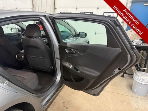 Used 2024 Chevrolet Malibu LT image 33