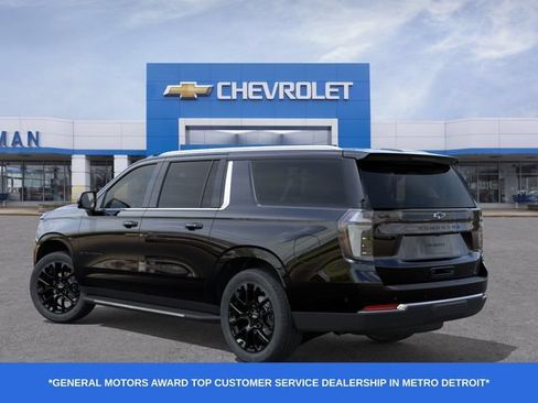 New 2026 Chevrolet Suburban LT w/ Comfort Package AWD/4WD image 4
