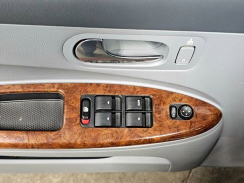 Used 2005 Buick LaCrosse CXS w/ Chrome Appearance Package image 17