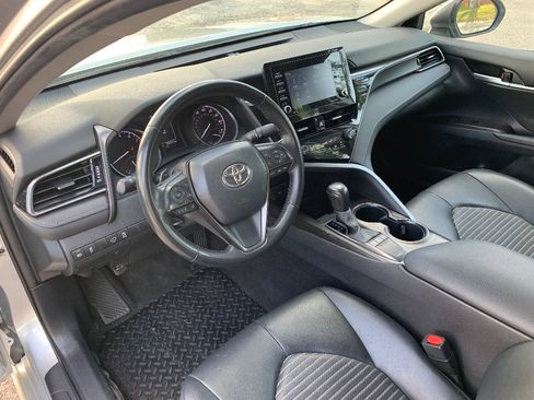 Used 2024 Toyota Camry SE FWD image 11
