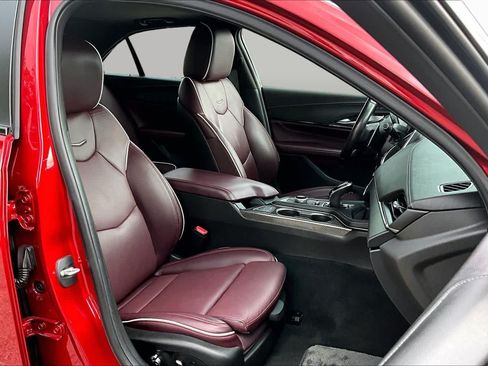 Used 2022 Cadillac CT4 V w/ Technology Package RWD image 9