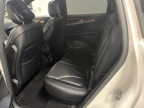 Used 2020 Lincoln Nautilus Reserve w/ Cargo Utility Package image 28