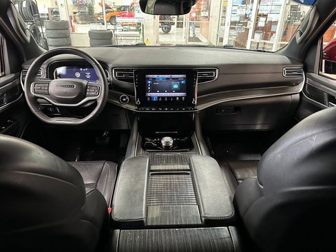 Used 2022 Jeep Wagoneer Series II image 13
