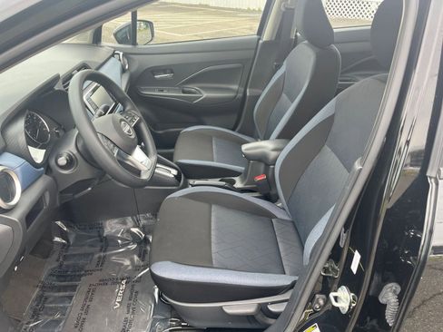 Used 2025 Nissan Versa SV FWD image 25