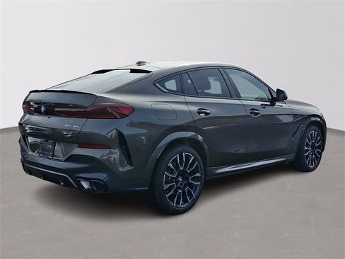 Used 2025 BMW X6 xDrive40i w/ Executive Package image 4