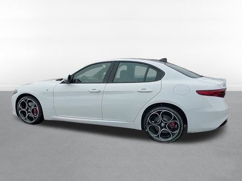 Used 2023 Alfa Romeo Giulia Ti AWD/4WD image 6