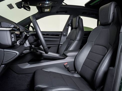 New 2026 Porsche Macan 4 Electric image 5