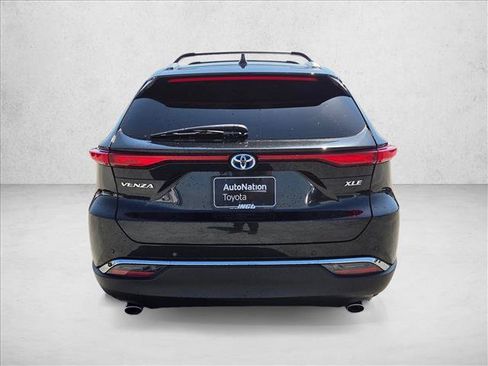 Used 2024 Toyota Venza XLE AWD/4WD image 6