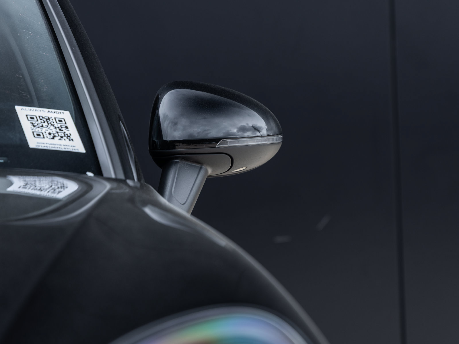 Certified 2019 Porsche Macan S AWD/4WD image 18
