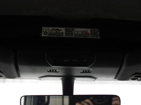 Used 2023 Jeep Wrangler Unlimited Sahara w/ Cold Weather Group AWD/4WD image 31
