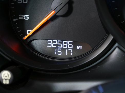 Certified 2017 Porsche Macan GTS image 12