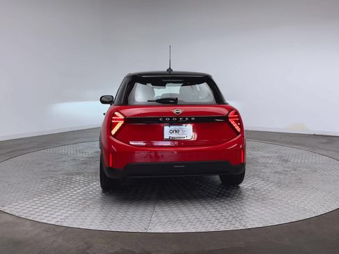 Used 2026 MINI Cooper 4-Door Hardtop FWD image 7