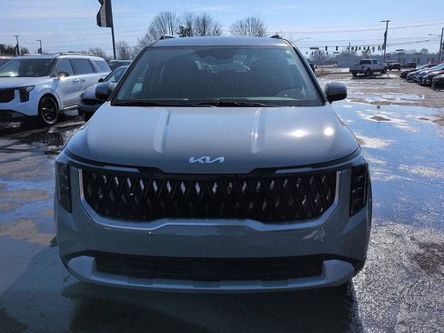 New 2026 Kia Carnival EX FWD image 3