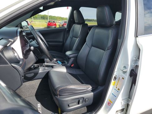 Used 2018 Toyota RAV4 SE w/ Power Extra Value Package image 26