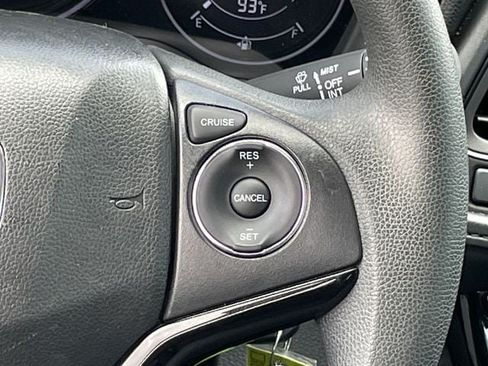 Used 2022 Honda HR-V LX image 13