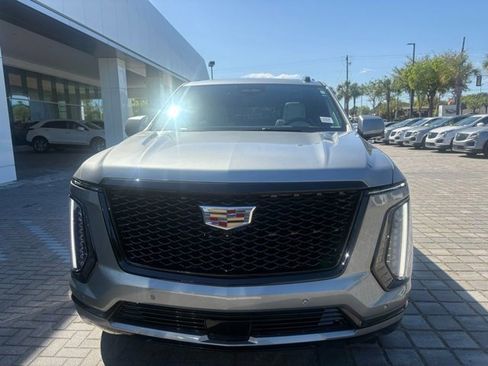 Certified 2025 Cadillac Escalade Sport Platinum AWD/4WD image 3