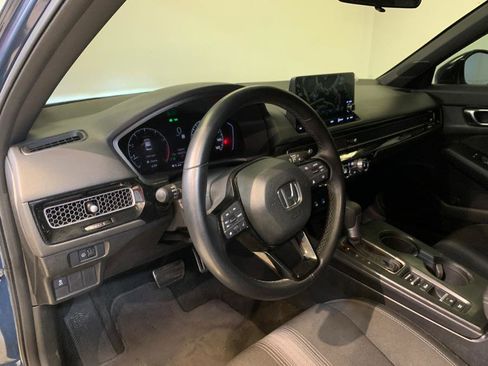 Used 2025 Honda Civic Sport image 16