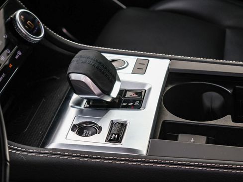 Used 2025 Jaguar F-PACE R-Dynamic S image 30