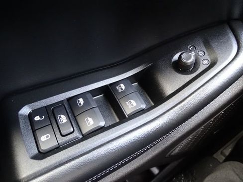 Used 2025 Jeep Grand Cherokee L Limited w/ Black Appearance Package image 20