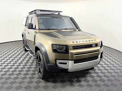 Used 2020 Land Rover Defender 110 First Edition image 4