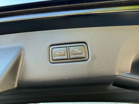 Used 2025 Kia Carnival SX Prestige FWD image 23
