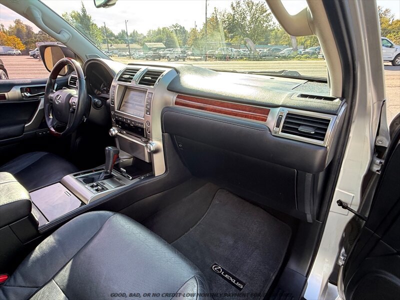 Used 2010 Lexus GX 460 w/ Convenience Pkg AWD/4WD image 23