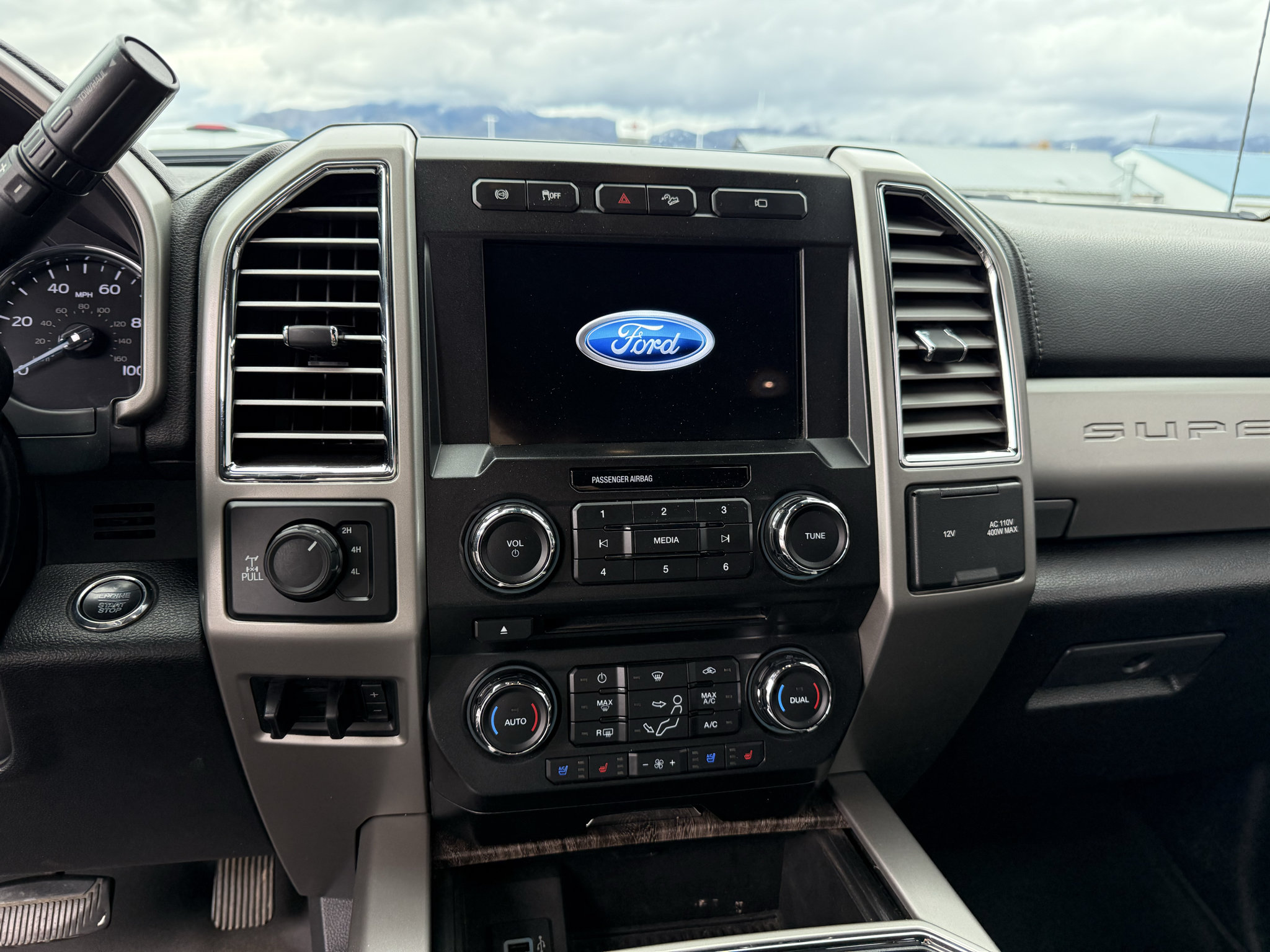 Used 2017 Ford F350 Lariat w/ Lariat Ultimate Package AWD/4WD image 12