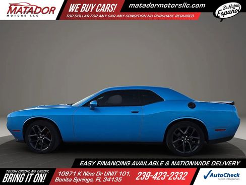 Used 2019 Dodge Challenger SXT w/ Blacktop Package RWD image 8