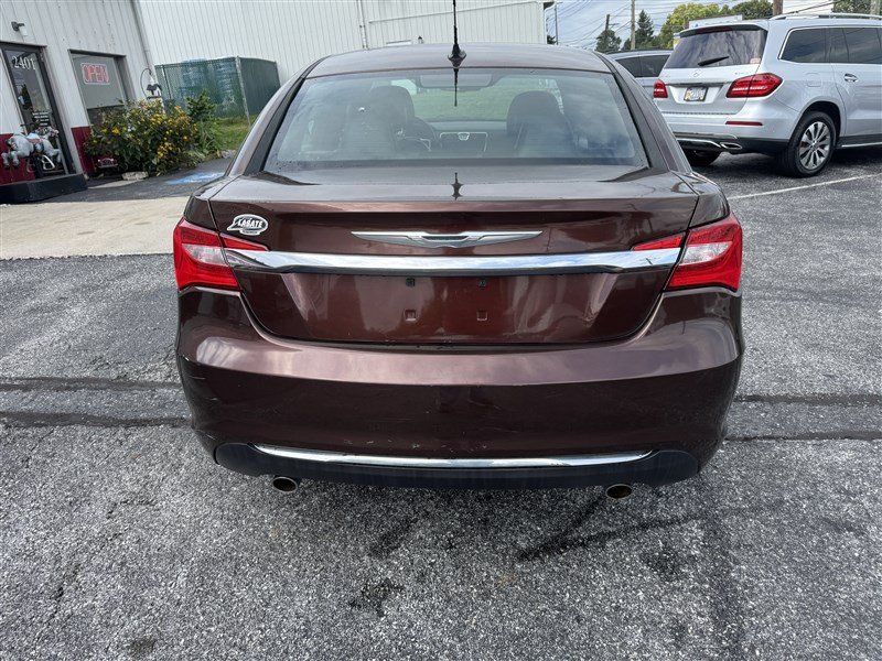 Used 2013 Chrysler 200 Limited FWD image 7