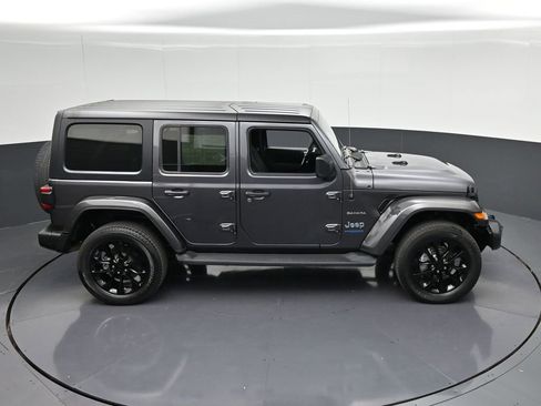 Used 2021 Jeep Wrangler Unlimited Sahara w/ Cold Weather Group AWD/4WD image 24