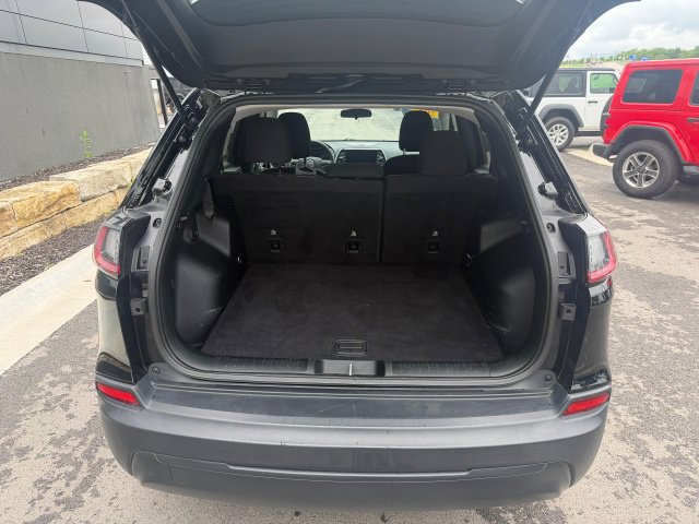 Used 2019 Jeep Cherokee Latitude w/ Popular Appearance Group AWD/4WD image 8