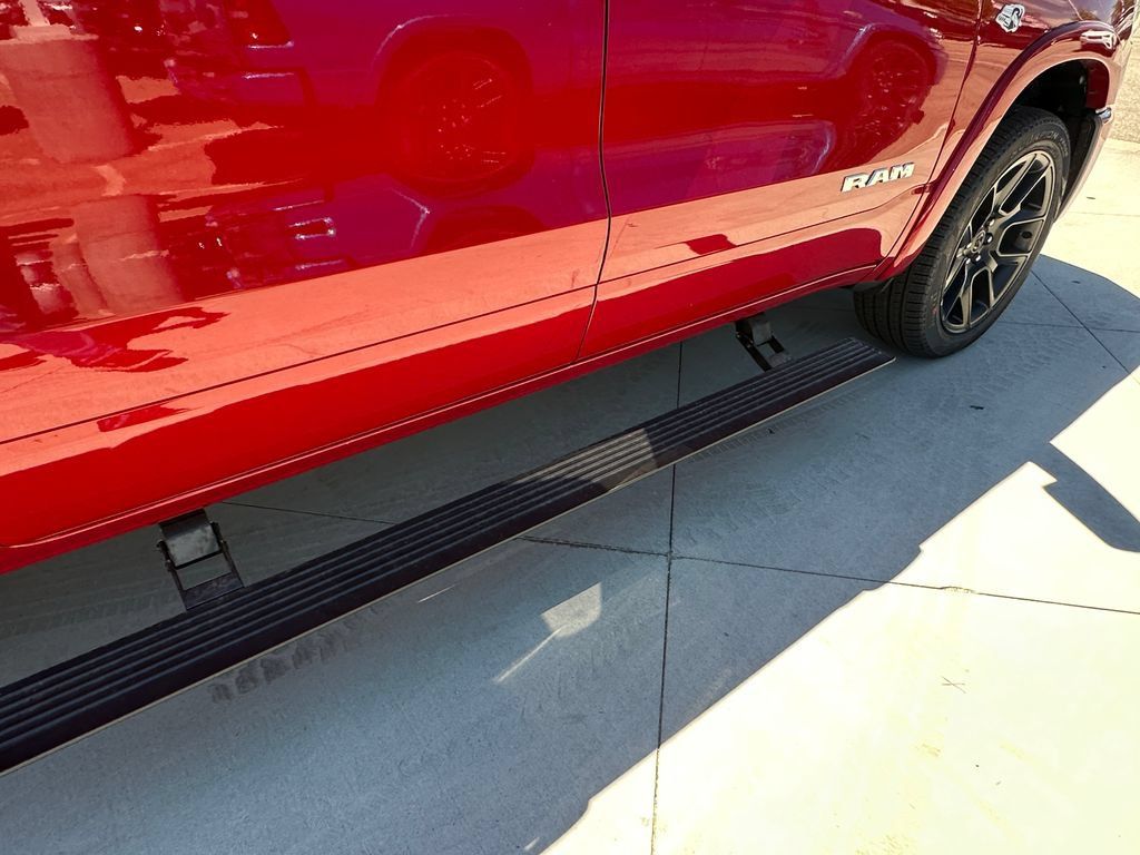 New 2026 RAM 1500 Laramie AWD/4WD image 17