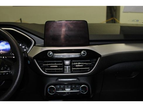 Used 2021 Ford Escape SE image 16