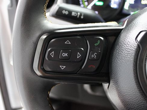 Used 2024 Jeep Wrangler Unlimited image 29