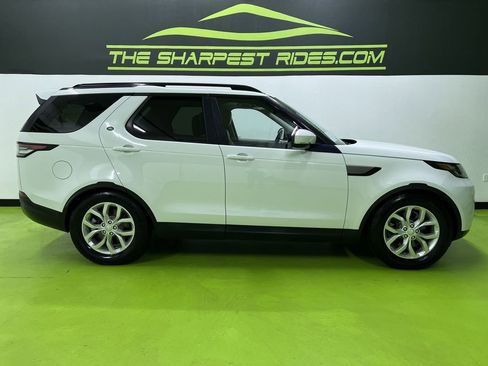 Used 2017 Land Rover Discovery SE AWD/4WD image 11
