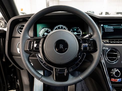 Used 2022 Rolls-Royce Cullinan image 15