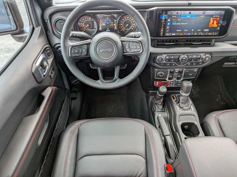 Used 2026 Jeep Gladiator Rubicon AWD/4WD image 18