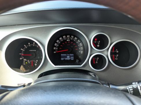 Used 2017 Toyota Sequoia Platinum AWD/4WD image 18