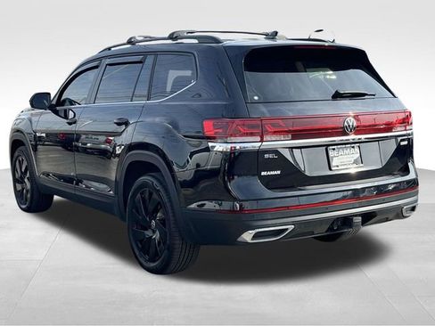 Used 2024 Volkswagen Atlas SE w/ Panoramic Sunroof Package image 5