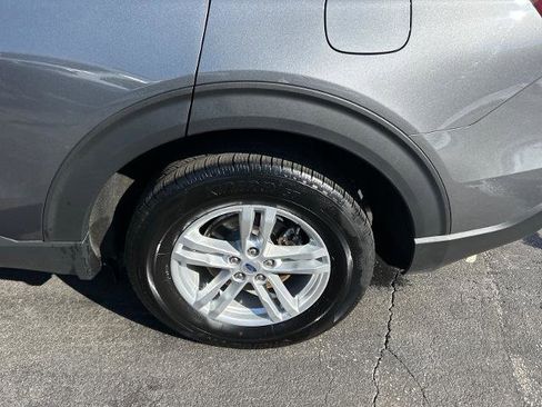 Certified 2023 Ford Explorer XLT image 32