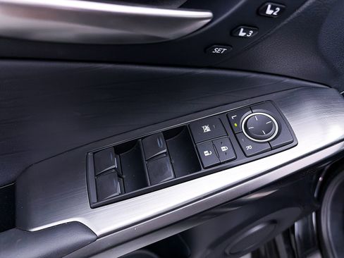 Used 2023 Lexus IS 500 RWD image 18
