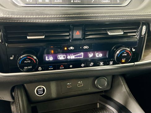 Used 2021 Nissan Rogue SL image 27