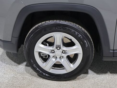 Used 2023 Jeep Compass Latitude w/ Convenience Group image 9