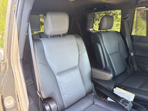 Used 2025 Lexus GX 550 w/ Accessory Package (Z1) AWD/4WD image 34