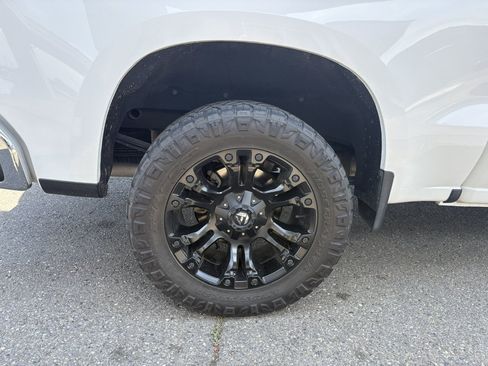 Used 2019 Chevrolet Silverado 1500 LTZ w/ Z71 Off-Road Package AWD/4WD image 45