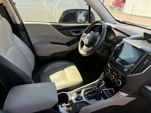 Used 2021 Subaru Forester Limited w/ Popular Package #3 image 6