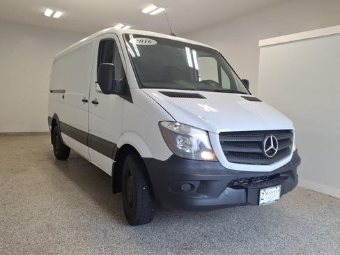 Used 2016 Mercedes-Benz Sprinter 2500 image 3