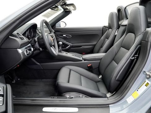 Certified 2024 Porsche 718 Boxster RWD image 8