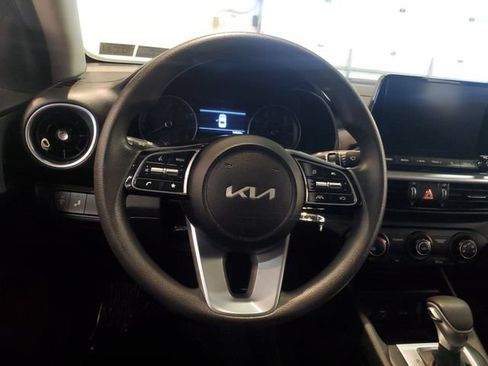 Used 2023 Kia Forte LXS w/ LXS Technology Package FWD image 16
