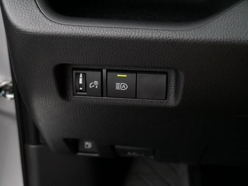 Certified 2025 Toyota RAV4 XLE AWD/4WD image 27